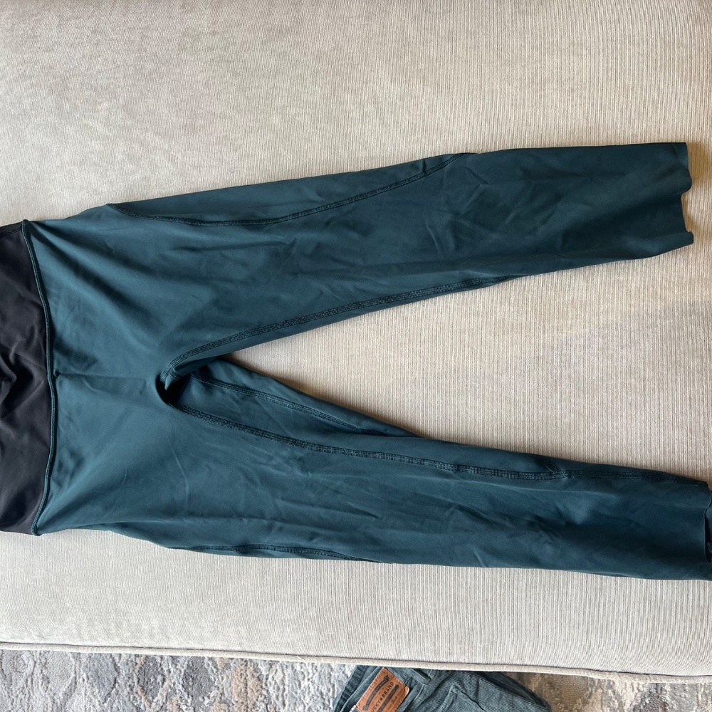 Lululemon Luxtreme Running Capri Sz 6 - Picture 7 of 11